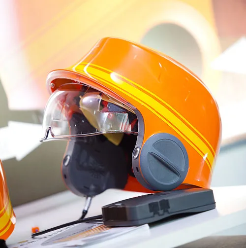 Casque connecté avec protection auditive et détecteurs de gaz intégrés
